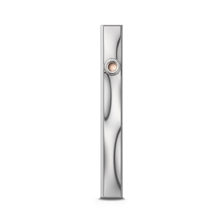 Astell&amp;Kern SE300 silver profile over white background