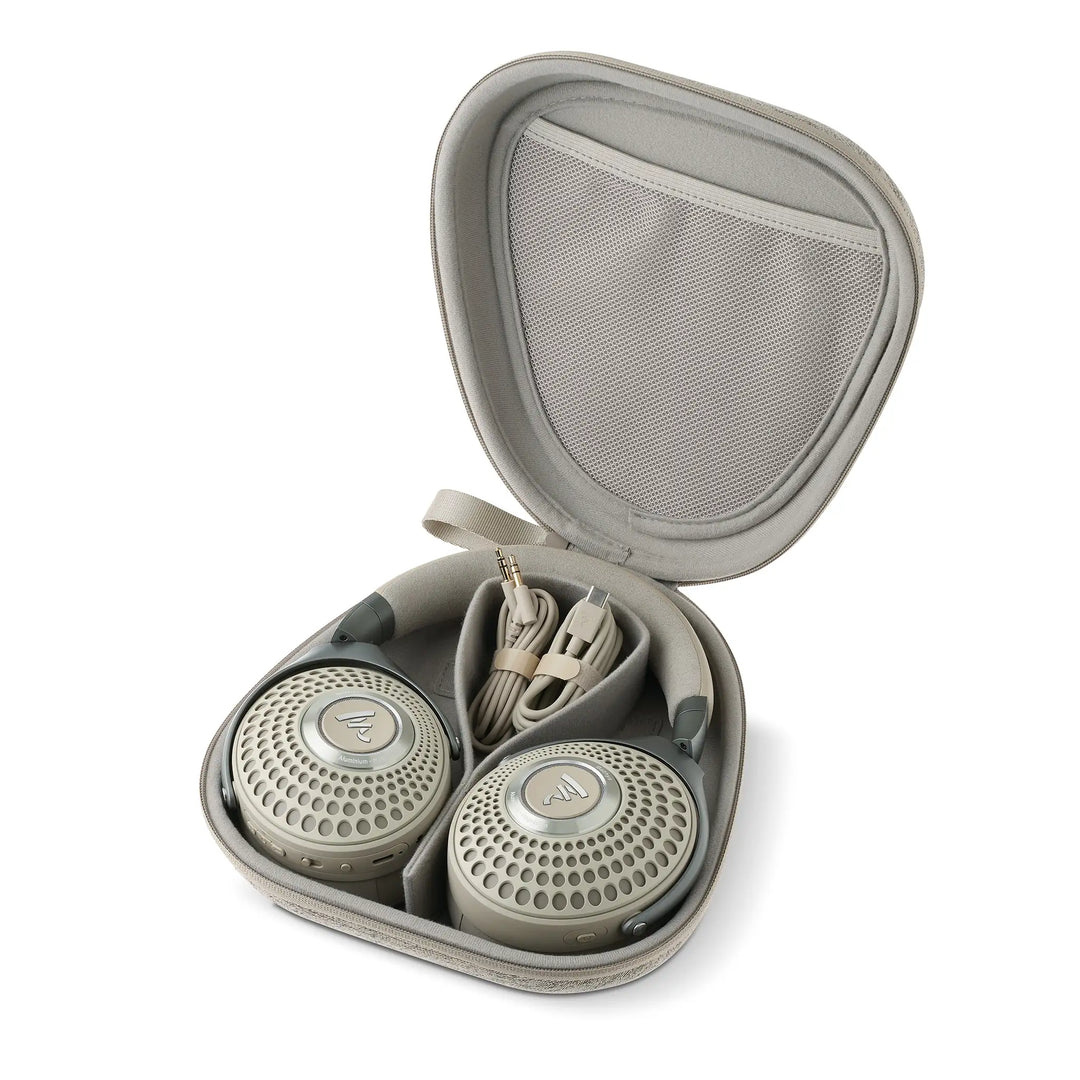 Focal Bathys Dune in carrying case with cables whitebox
