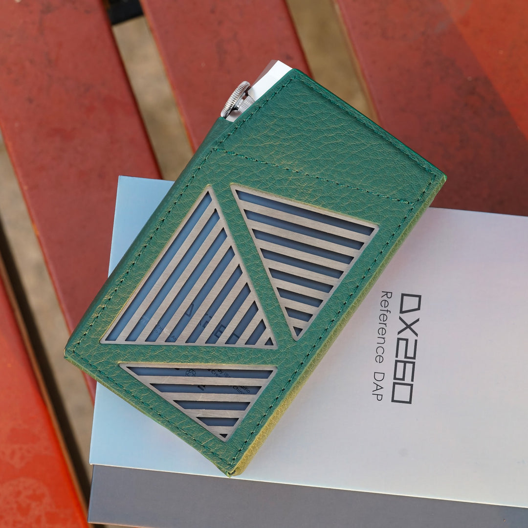 iBasso DX260 silver in green upgrade case over retail box